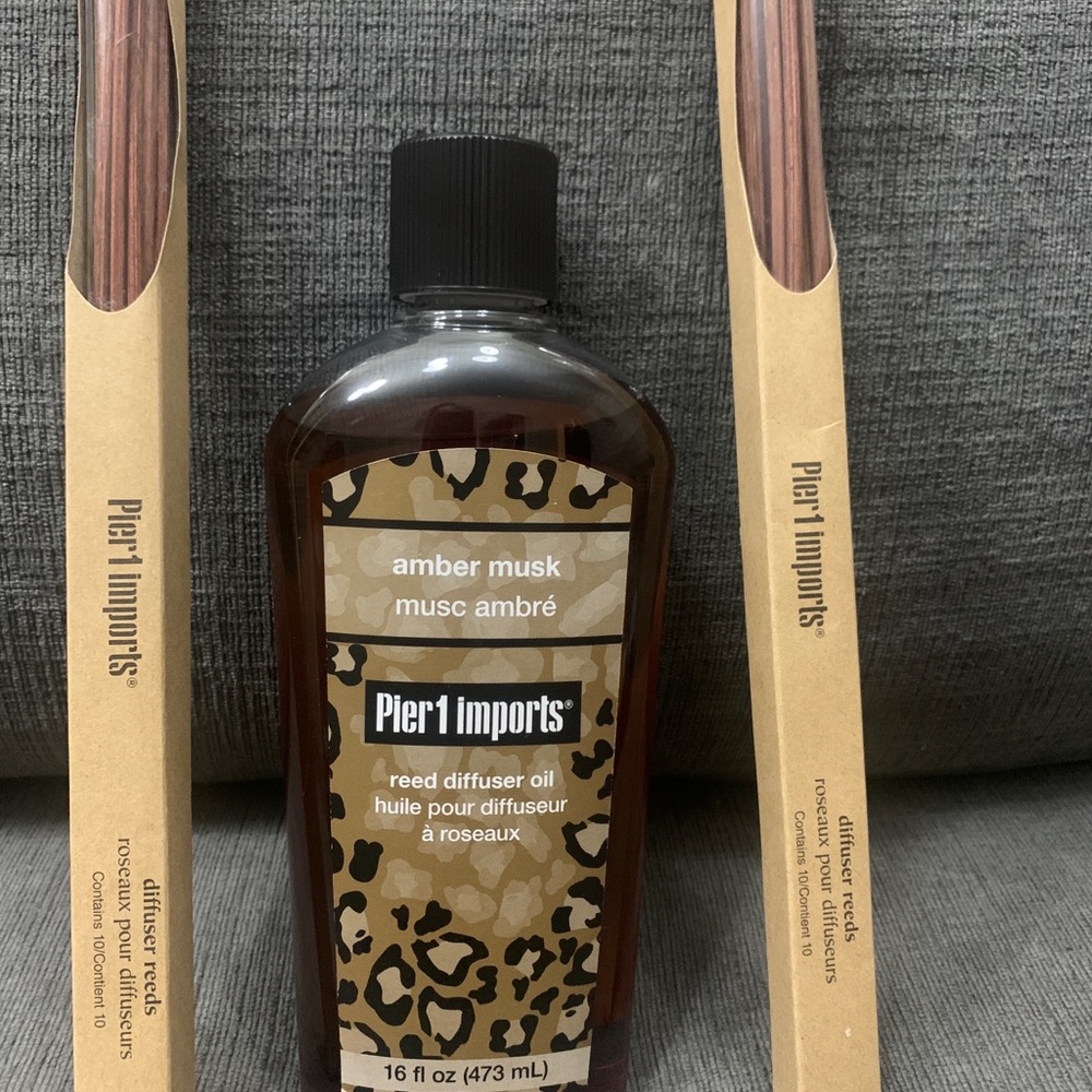 🚫SOLD🚫Pier 1 Amber Musk 16 oz Diffuser Oil Refill NEW Discontinued 2 Pk Reeds